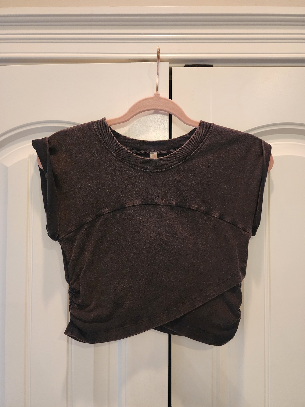 Free People Hot Shot Crossover Black Cropped Twist-Hem Tee